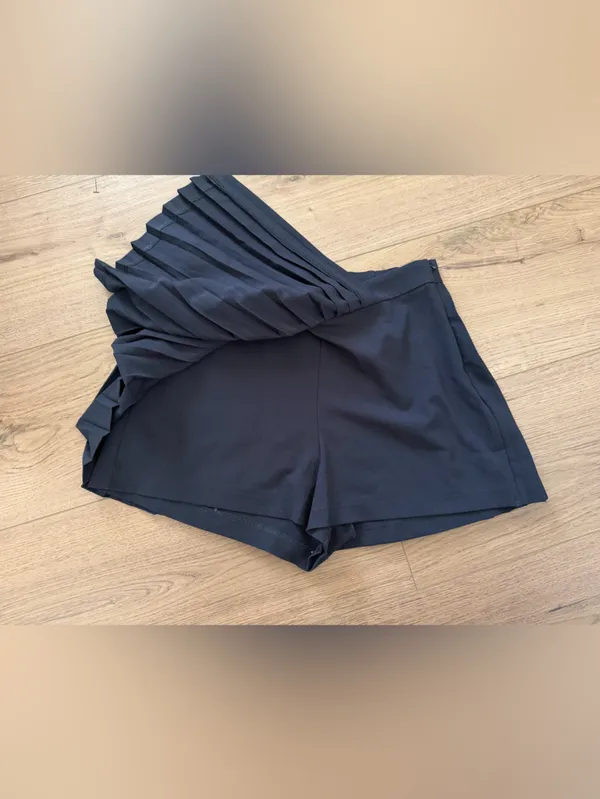 Abercrombie & Fitch Pleated Wrap Skort Medium - Image 5