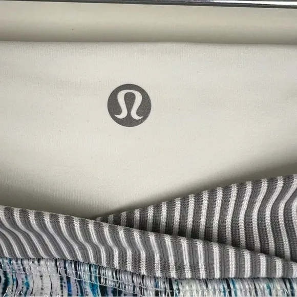 Lululemon Time‎ To Shine Skirt Skort Size 10 Blurry Belle Battleship Stripe - Image 3