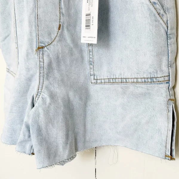 NWT WEWOREWHAT Denim Slit Short Overalls XS - Image 4