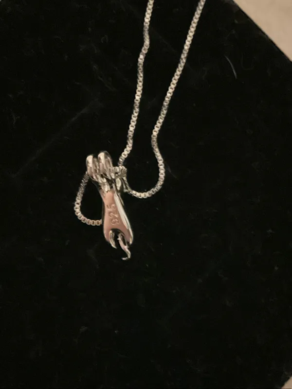 Minimalist Silver Pendant Necklace in Silver - Image 6