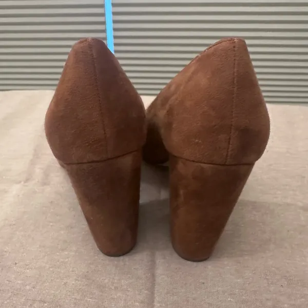 Steve Madden Tan Suede Heels very gently worn twice! - Image 2