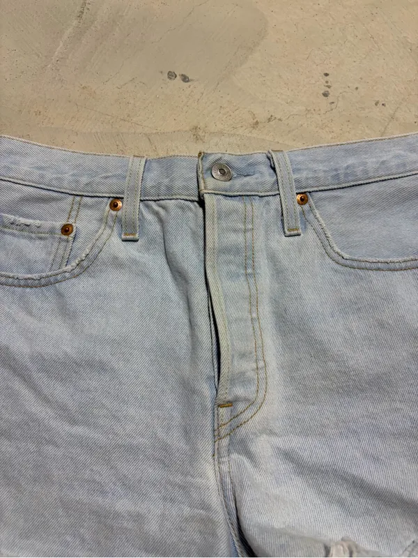 Levi’s 501 Light Wash Denim Cutoff Shorts Women 28 - Image 6