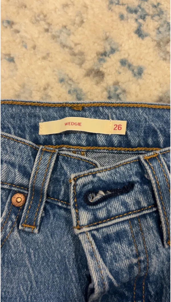 Levi’s Wedgie Jeans - Image 3