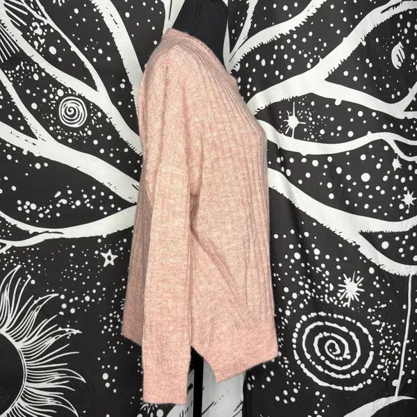 Abercrombie & Fitch pink sweater Size M - Image 2