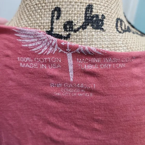 Lost Angels T-shirt Womens Large Faded Red Rust Distressed Graphic Skull Wings‎ - Image 8