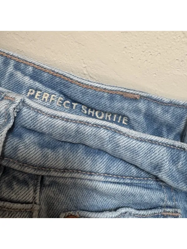American Eagle Perfect Shortie Denim Shorts Womens 4 Light Wash Distressed AE - Image 4