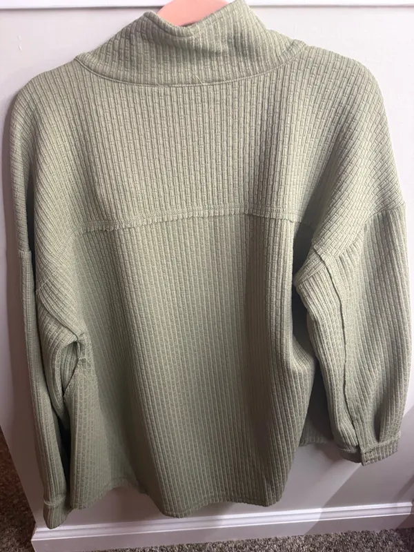 shacket Green Size M - Image 3