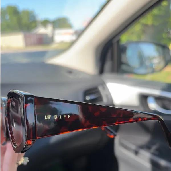 DIFF Eyewear Sunglasses Tortoise - Image 4