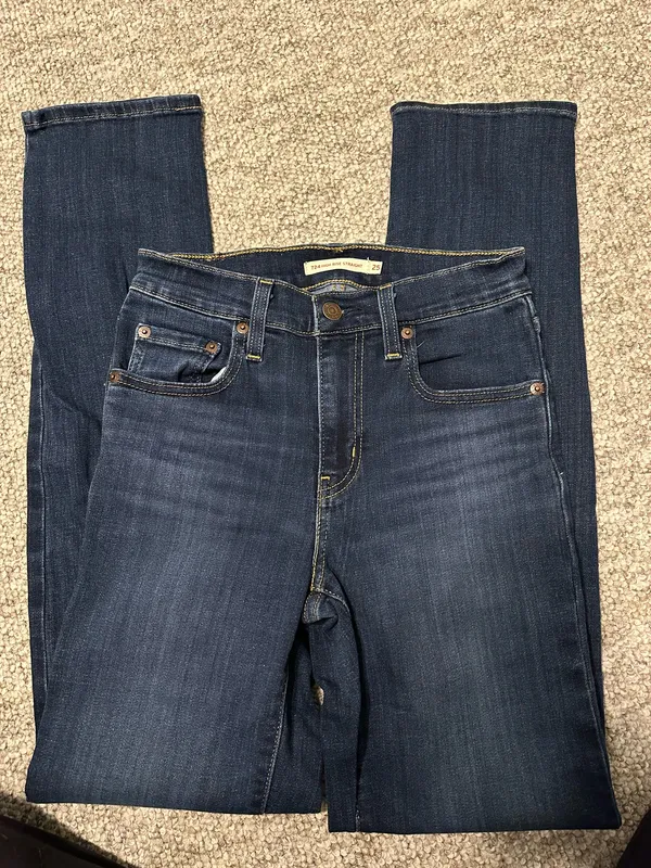 Levi’s Jeans 724 High-Rise Straight - Image 3