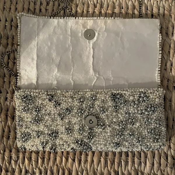 Aldo White Pearl Like beaded‎ purse Handbag Clutch 9" X 4" Chain Strap - Image 4