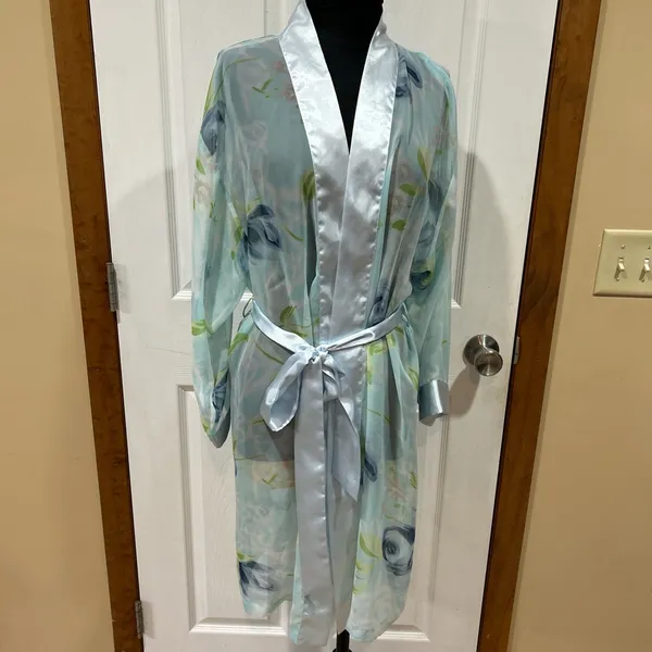 Valerie Stevens Sheer Floral Robe – Size M - Image 2