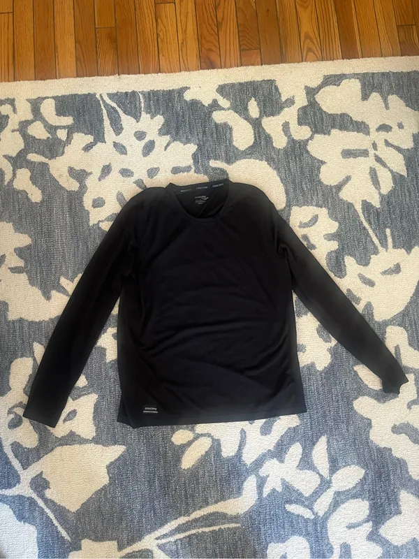 Saucony Women’s Black Long Sleeve Running Shirt - Image 3