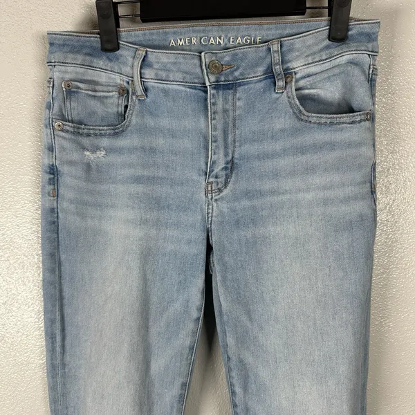American Eagle Low Rise Flare Leg Jeans Womens 8R Light Wash Distressed Y2K Boho - Image 2