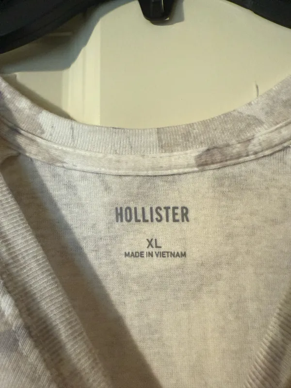 Hollister Camo New York Baby Tee - Image 3