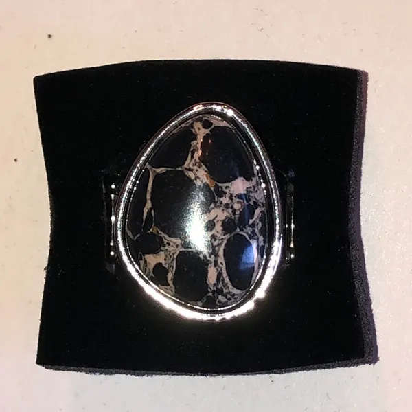 Silver Tone Black Marble Stone Cocktail Ring - Image 2