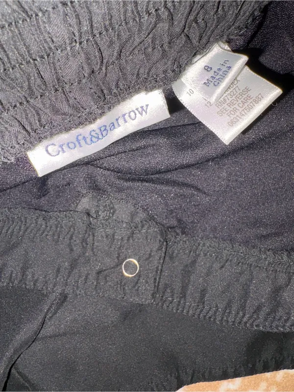 croft & barrow Black Women's Casual Shorts - Image 2