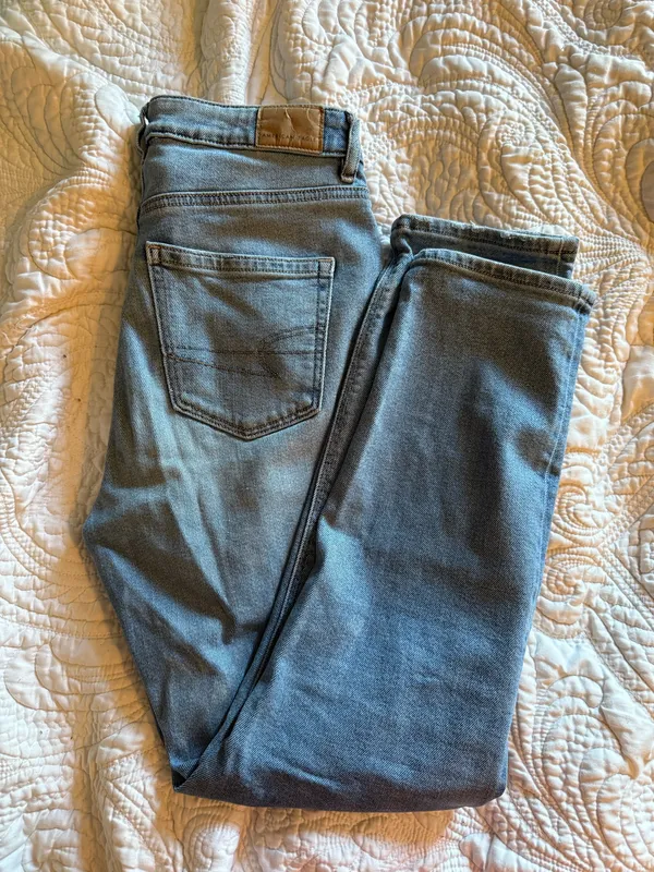 American Eagle Jeans - Image 2