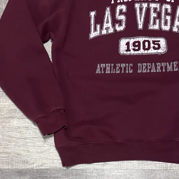 Las Vegas Nevada Crew Sweatshirt Adult M Pullover Distressed Graphic Maroon - Image 2