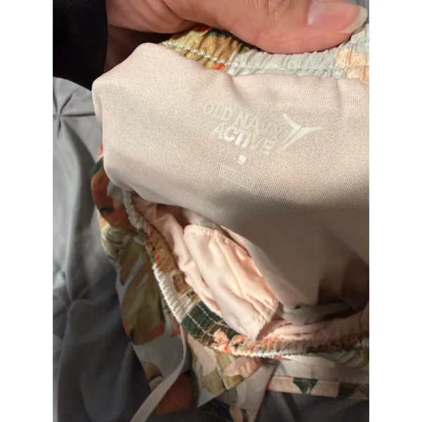 2 old navy shorts-S - Image 3