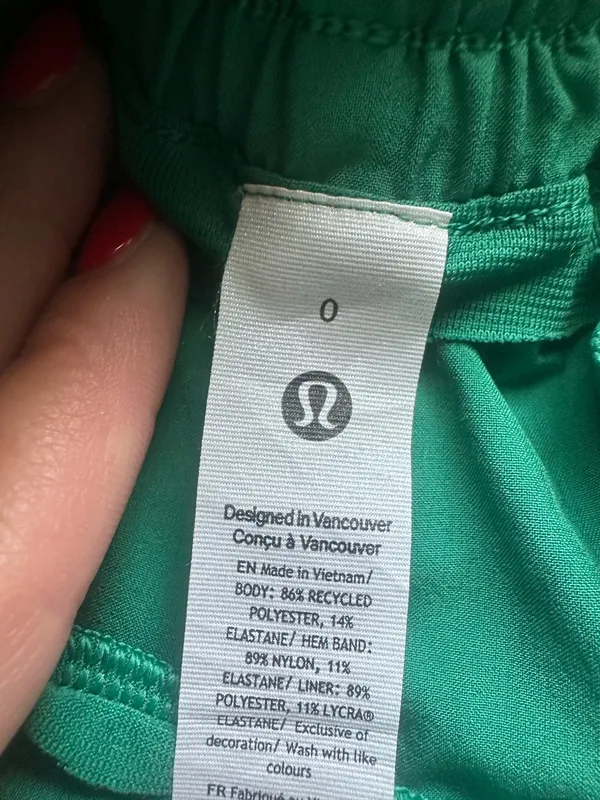 Lululemon Shorts Hotty Hot - Image 4