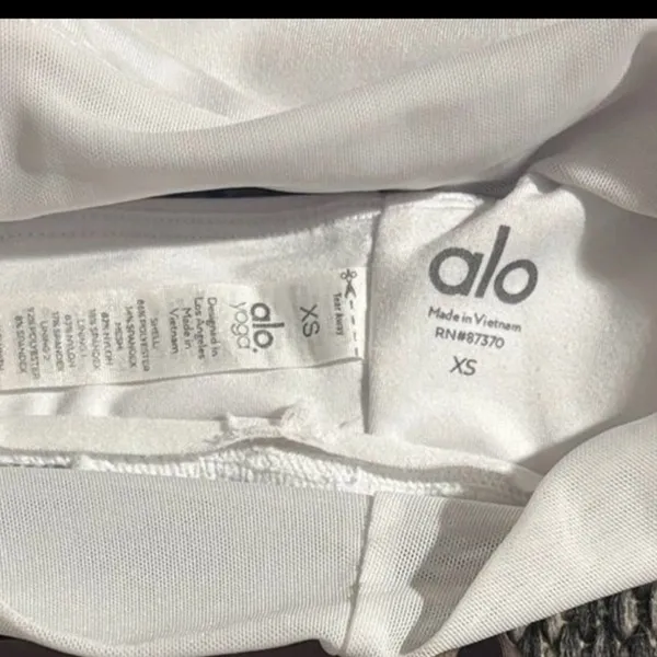 Alo Yoga Lavish Sports Bra Mesh White Size XS - Image 3