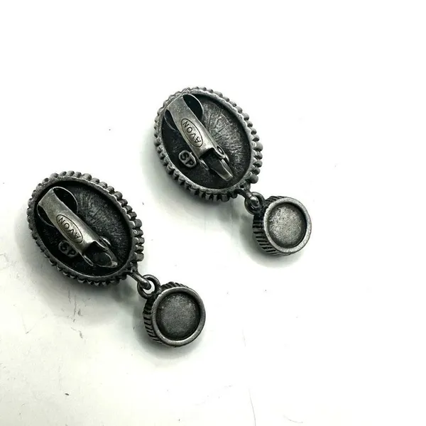 Vintage Avon silver tone blue clip on earrings - Image 7