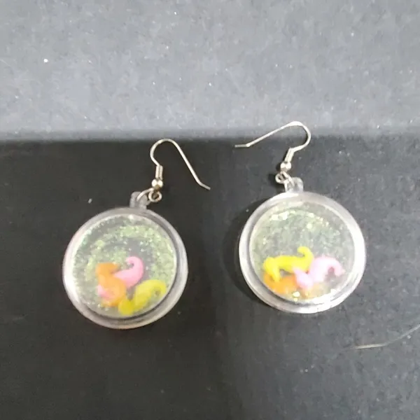 Vintage Retro Round Fish Tank Seahorses Earrings - Image 3