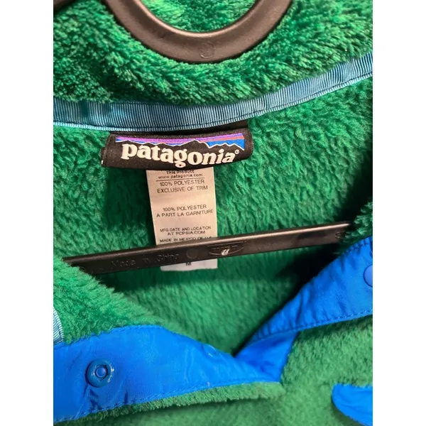 Patagonia Women's Re-Tool Snap-T Pullover fleece in green‎ blue trim women's M - Image 3