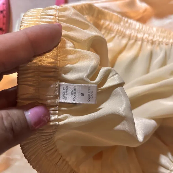 Victoria's Secret Satin Pajama Set Women's Medium Champagne Gold Long Sleeve Y2K - Image 10