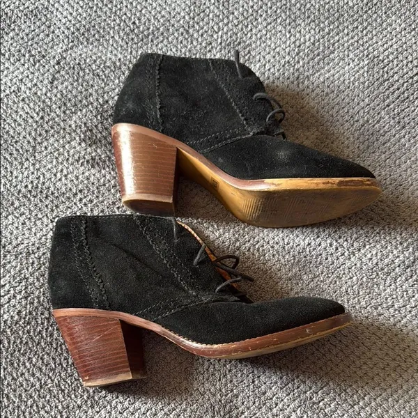 Madewell 1937 Black Suede Lace Up Stacked Block Heel Ankle Booties‎ 6.5 - Image 2