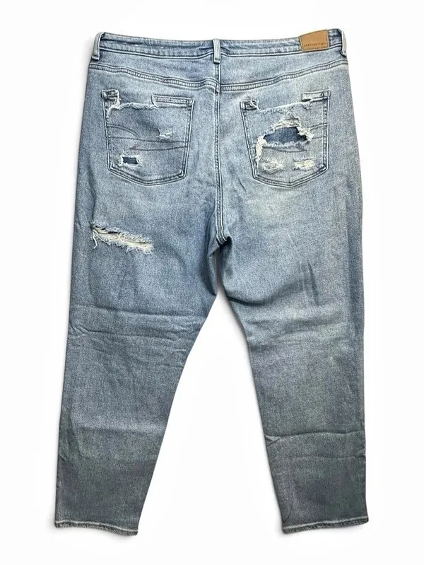 American Eagle Mom Jean Size 16 Regular High Rise Distressed Ripped Light Wash - Image 4
