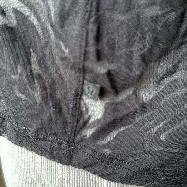 Lululemon Cates Tee Shirt Veil Burnout - Image 5