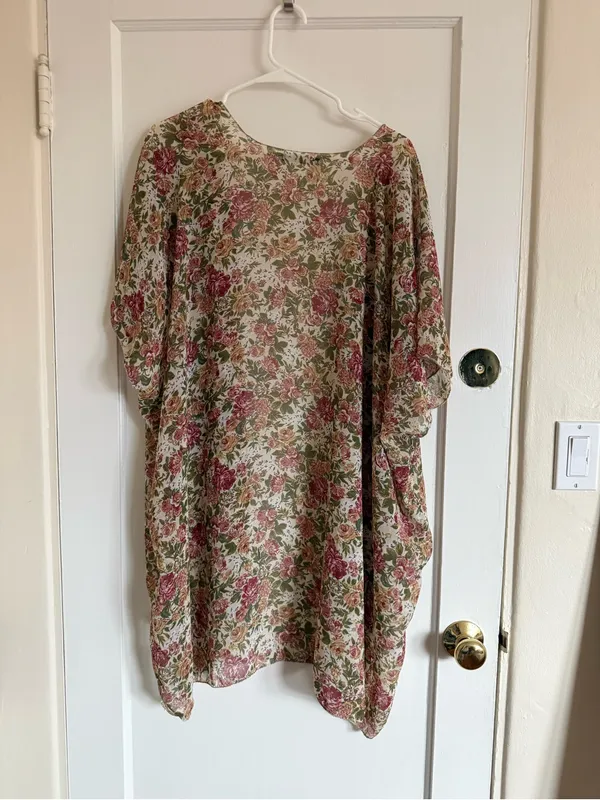 Brandy Melville Floral Sheer Kimono – Cream, Pink, Green - Image 2