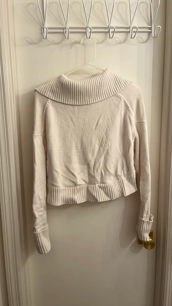 Abercrombie Cropped Sweater - Image 2