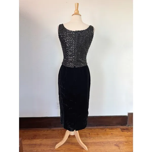 I.B. Diffusion Vintage 1990 Black Velvet Midi Sheath Skirt - Image 2