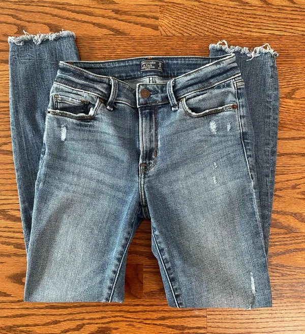 Abercrombie Jeans - Image 2
