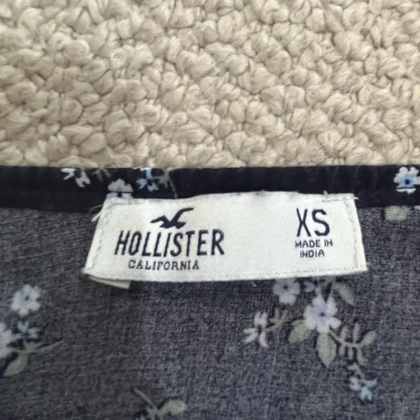 Hollister Black/Navy floral mini dress - Image 3