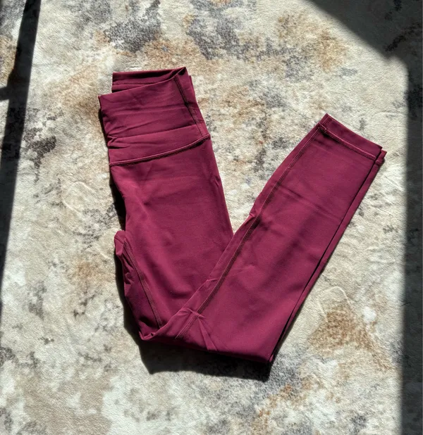lululemon athletica Women's Burgundy Wunder Under High-Rise Leggings - Image 2
