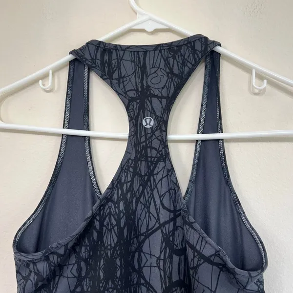 Lululemon Cool Racerback Tank Gray and Black 4 Women - Image 4