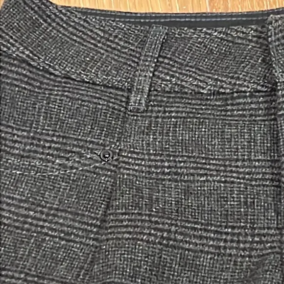 Levi’s‎ women’s size 29 wool plaid shorts - Image 2