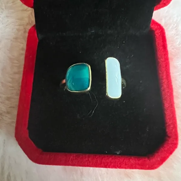 Gorgeous Golden Gemstone Adjustable Ring Size 7 - Image 2
