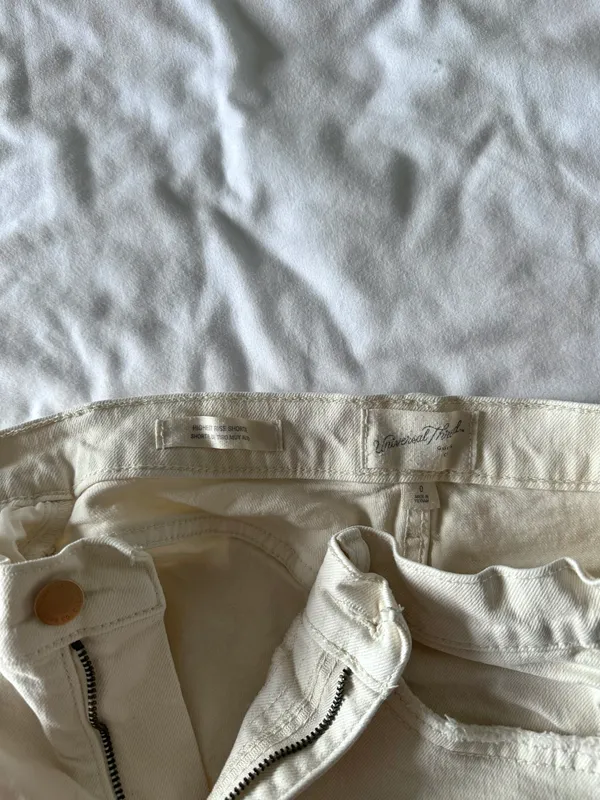 Universal Threads denim shorts - Image 3