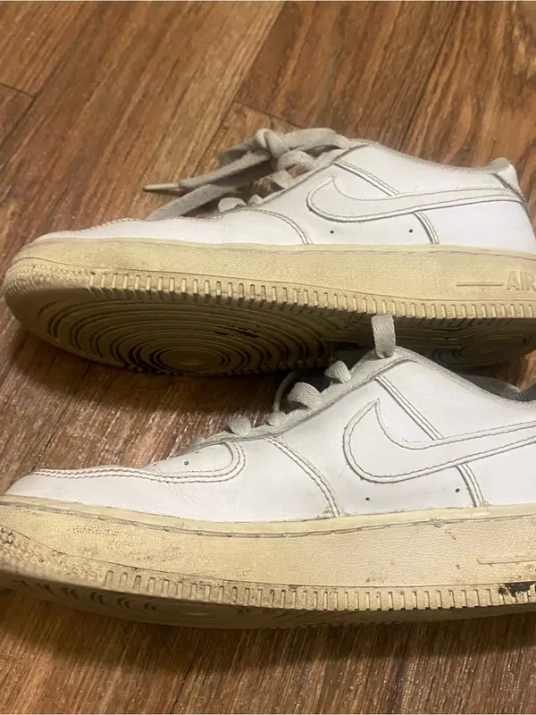 Nike Air Womens Size 6.5 White Sneakers Tennis Shoes Low Top Used - Image 5