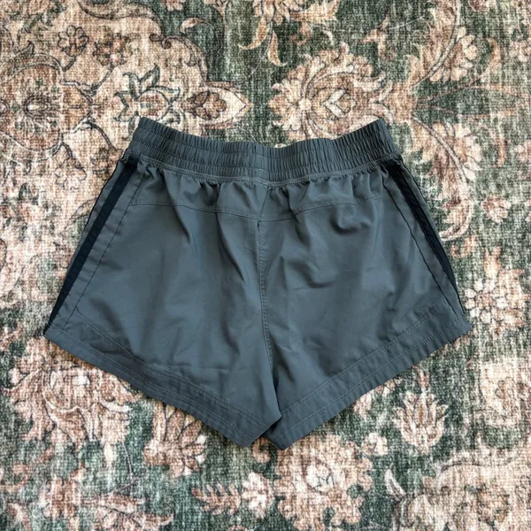 Adidas Running Shorts XS Gray Athletic Gym Y2K Activewear Workout Athleisure - Image 4
