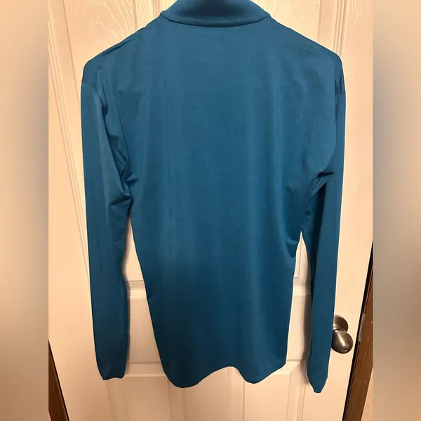 Patagonia Women's Blue Long Sleeve Top - Image 4