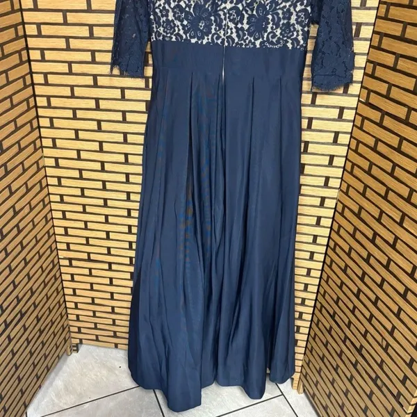 Eliza J. Blue Lace Gown Size 12 - Image 8
