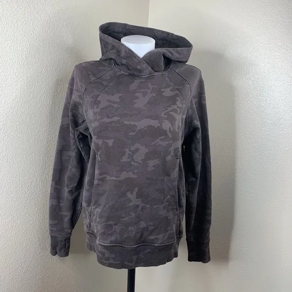 Lululemon Women's 6 Black Gray Camo Scuba Training Yoga Pullover Hoodie Sweater - Image 3