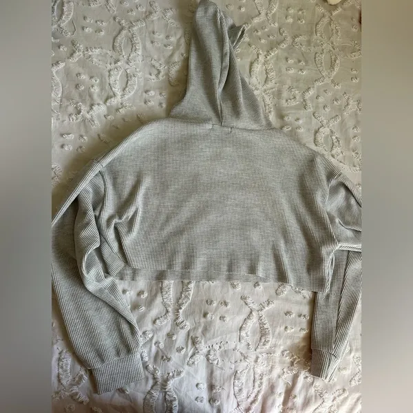 edikted cropped hoodie - Image 4