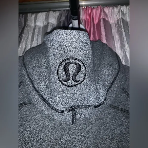 Lululemon Scuba, like new! Size 6 Full length, full zip, heathered gray Scuba - Image 3