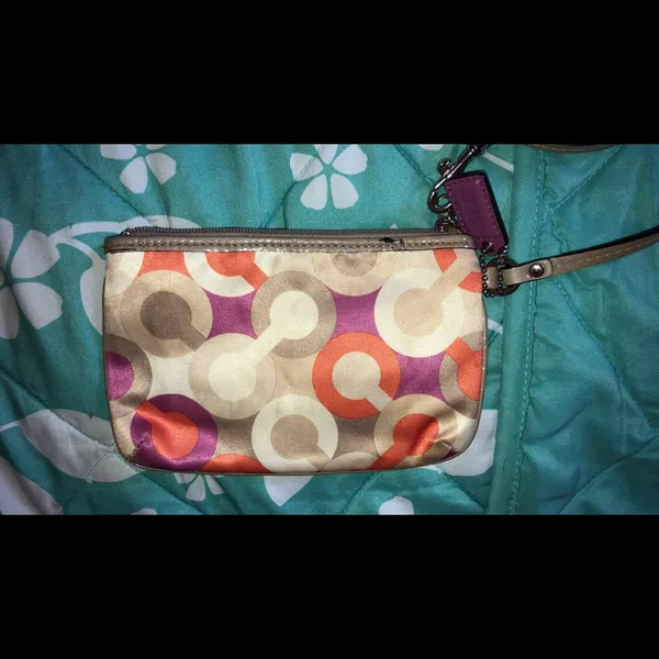 Coach wristlet - Image 4